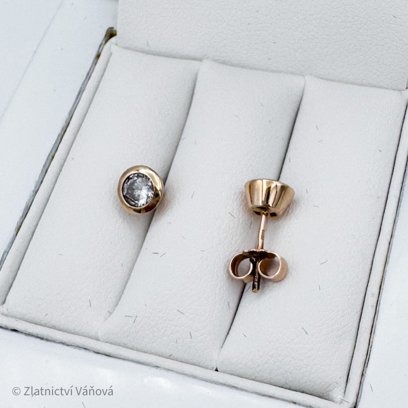 Růžové zlato náušnice zirkony na puzetu